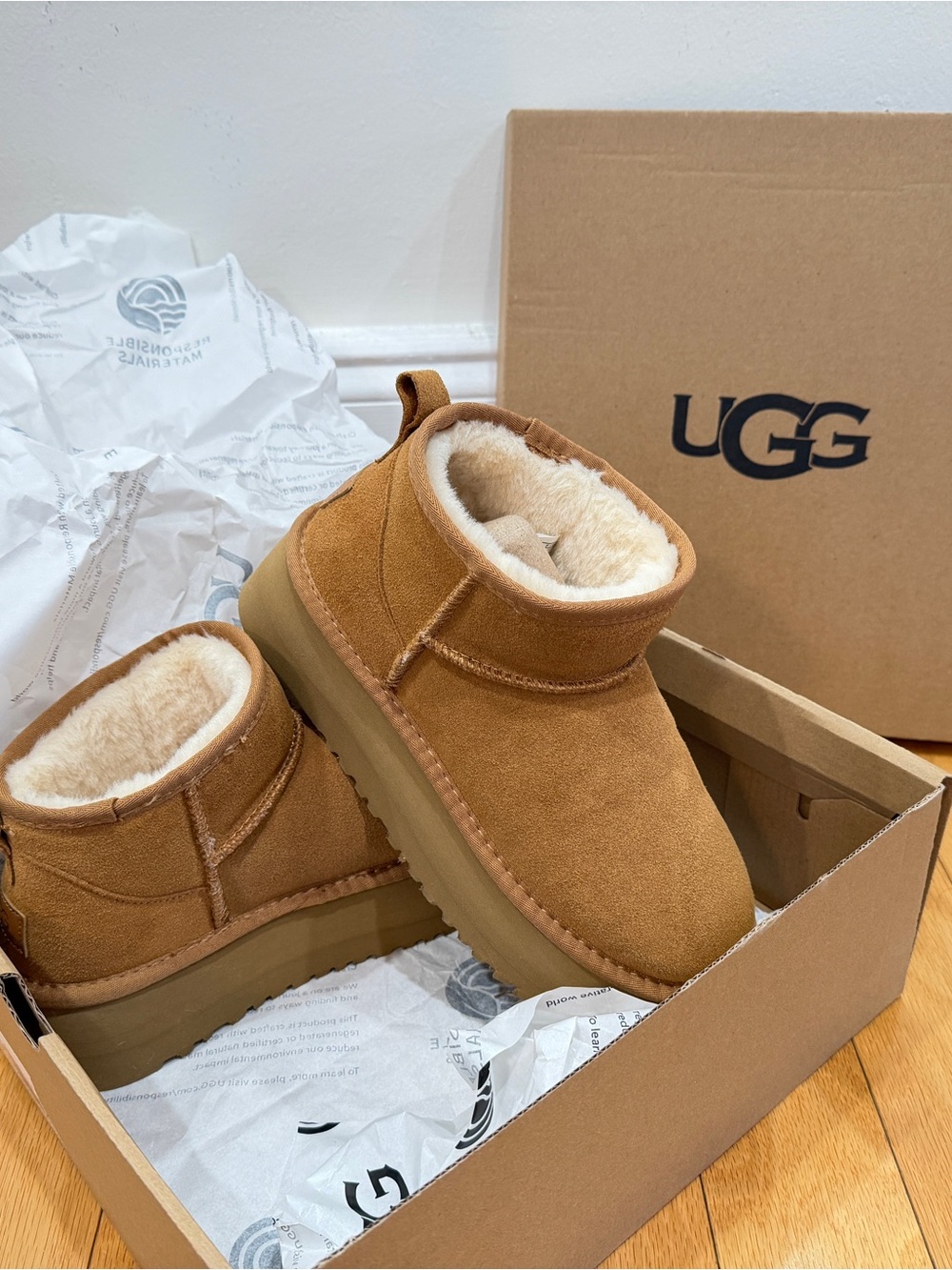 UGG Ultra Mini Platform Boot in Chestnut